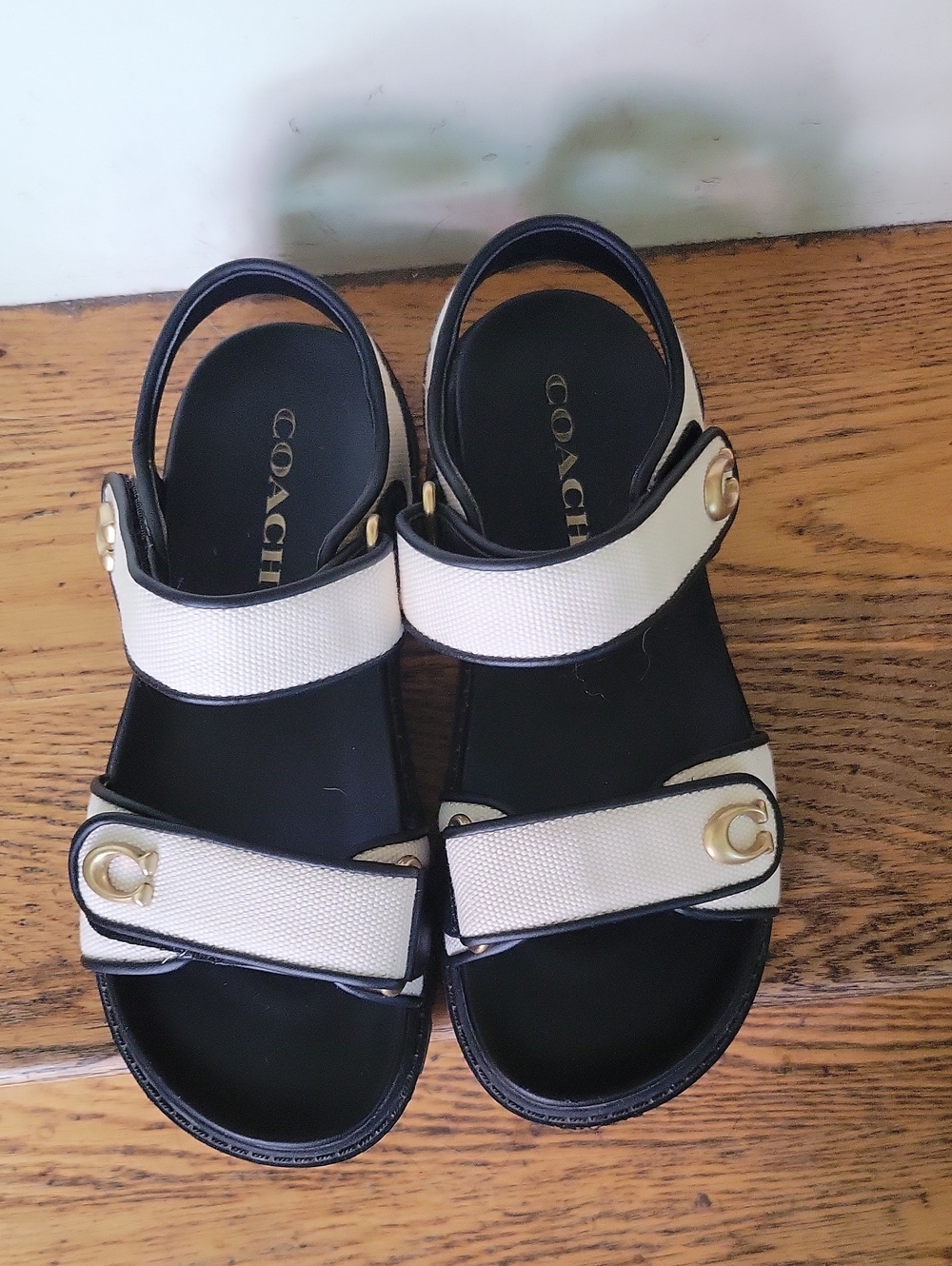 COACH Black and Cream Foam Sandals with Gold Hardware Size 6.5 Fits 7